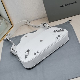 Новая сумка Balenciaga под мышкой 30*1