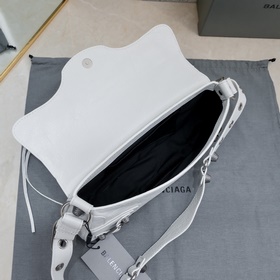Новая сумка Balenciaga под мышкой 30*1