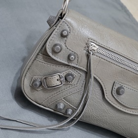 Новая сумка Balenciaga под мышкой 30*1