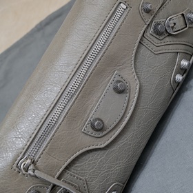 Новая сумка Balenciaga под мышкой 30*1