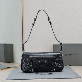 Новая сумка Balenciaga под мышкой 30*1