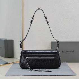 Новая сумка Balenciaga под мышкой 30*1