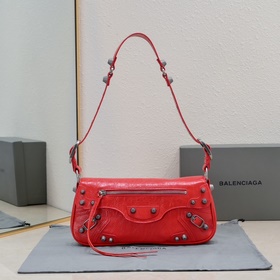 Новая сумка Balenciaga под мышкой 30*1