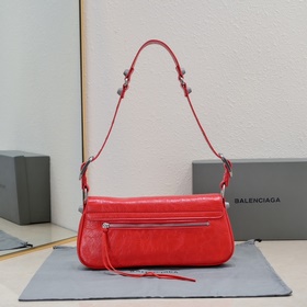 Новая сумка Balenciaga под мышкой 30*1