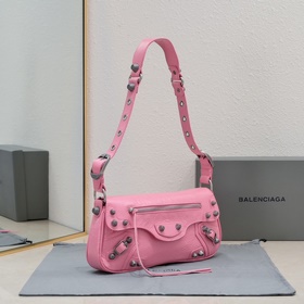 Новая сумка Balenciaga под мышкой 30*1