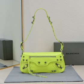 Новая сумка Balenciaga под мышкой 30*1