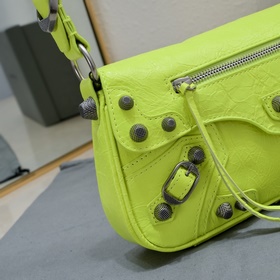 Новая сумка Balenciaga под мышкой 30*1