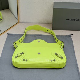 Новая сумка Balenciaga под мышкой 30*1