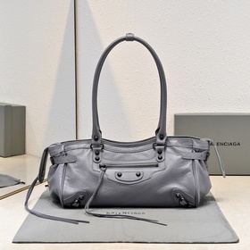 Длинная сумка через плечо Balenciaga M