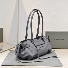 Длинная сумка через плечо Balenciaga M