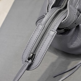 Длинная сумка через плечо Balenciaga M