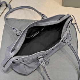 Длинная сумка через плечо Balenciaga M