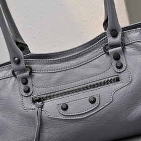 Длинная сумка через плечо Balenciaga M