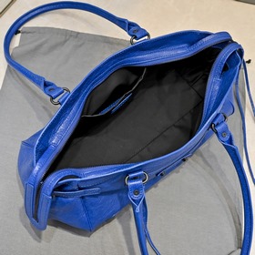 Длинная мотоциклетная сумка Balenciaga