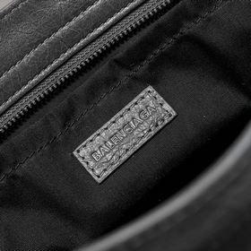 Длинная сумка через плечо Balenciaga в