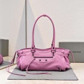 Длинная сумка через плечо Balenciaga M