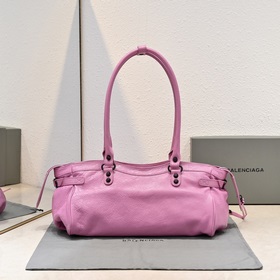 Длинная сумка через плечо Balenciaga M