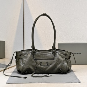 Длинная сумка через плечо Balenciaga,