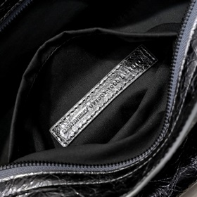 Длинная сумка через плечо Balenciaga в