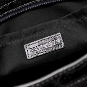 Длинная сумка через плечо Balenciaga в