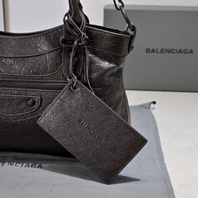 Длинная сумка через плечо Balenciaga Р