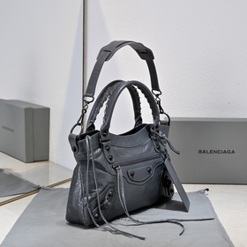 Длинная сумка Balenciaga под мышку Раз