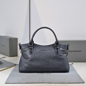 Длинная сумка Balenciaga под мышку Раз