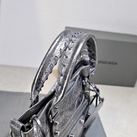 Длинная сумка через плечо Balenciaga Р