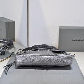 Длинная сумка через плечо Balenciaga Р