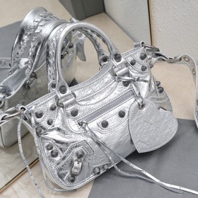Новая мотоциклетная сумка Balenciaga N