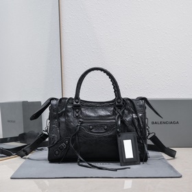 Классическая сумка Balenciaga Motorcyc
