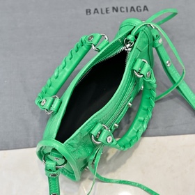 Сумка Balenciaga City Nano： Компактн