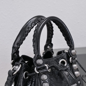 Новая сумка-ведро, импортная кожа ягне