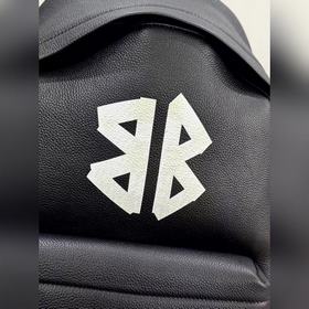 Рюкзак Balenciaga Everyday  На фоне 