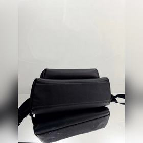Рюкзак Balenciaga Everyday  На фоне 