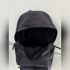 Рюкзак Balenciaga Everyday  На фоне 