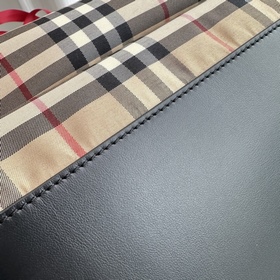 Нейлоновый рюкзак Burberry, украшенный