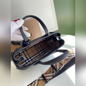 Сумка Burberry Banner Tote изготовлена