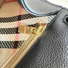 Новая сумка Burberry, изготовленная из