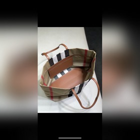 Классическая женская сумка с клетчатым