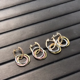 Серьги Cartier с белыми розовыми брилл