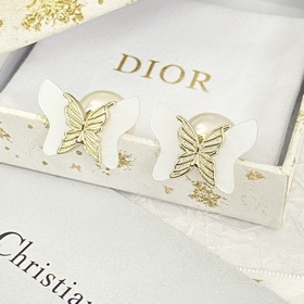 Серьги DIOR： популярные модели, доступ