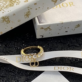 Новая коллекция бестселлеров Dior
