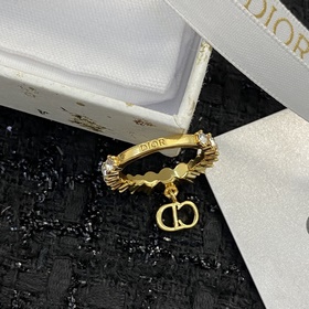 Новая коллекция бестселлеров Dior  