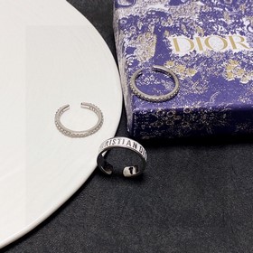Кольцо из модной коллекции Dior Full D