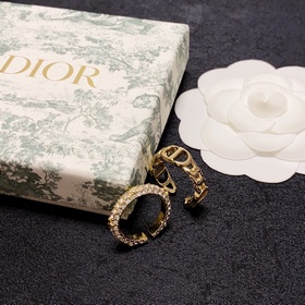 Новая коллекция модных украшений Dior