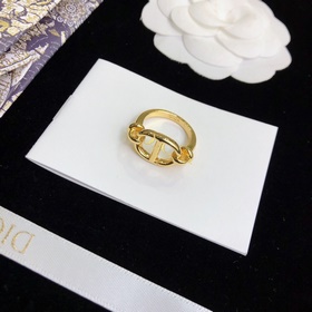 Новое кольцо CD от DIOR  В наличии