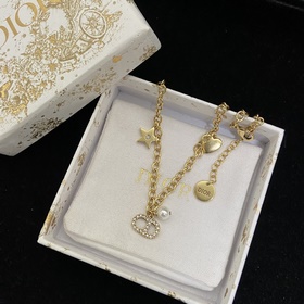 Получено сегодня  Колье Dior Star CD