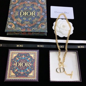 Новая коллекция ожерелий Dior： самый ж