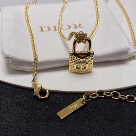 [Колье Dior с переплетенными цепочками